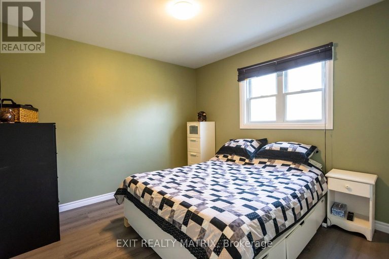 29601453/474-queen-street/winchester/north-dundas/ontario/K0C2K0_17