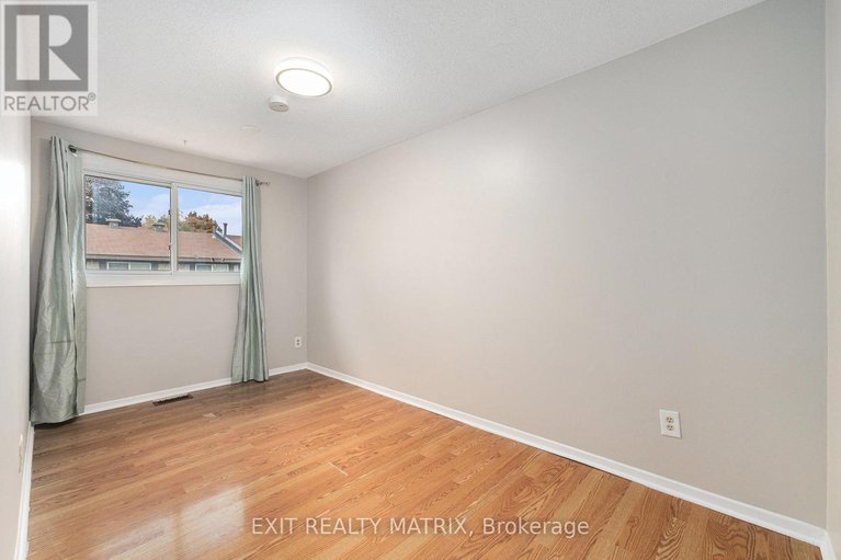 29131271/23-pickford-drive/katimavik/ottawa/ontario/K2L2C1_18