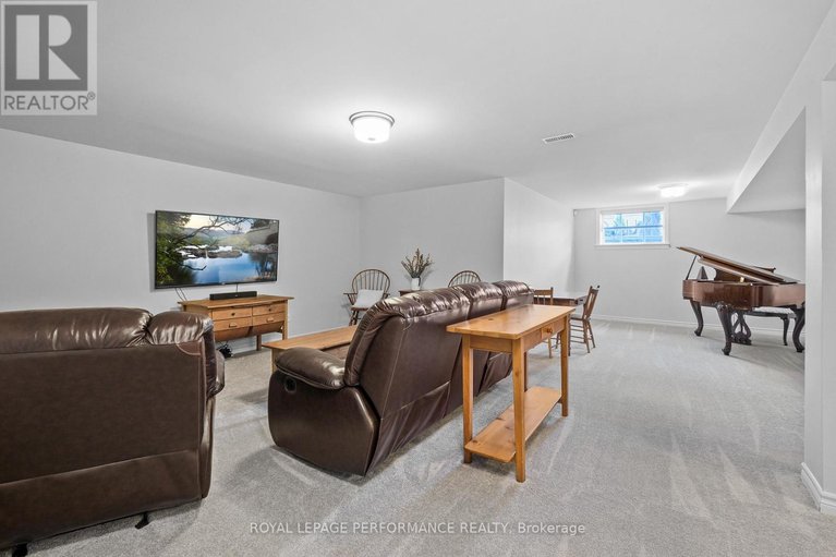 29645046/527-silverbell-crescent/blossom-parkkemp-parkfindlay-creek/ottawa/ontario/K1T0N9_37