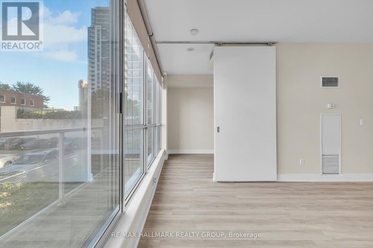 29469029/210-180-york-street/lower-townbyward-market/ottawa/ontario/K1N1J6_11