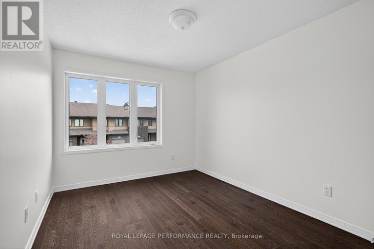 29581114/345-nonius-street/emerald-meadowstrailwest/ottawa/ontario/K2V0E1_24