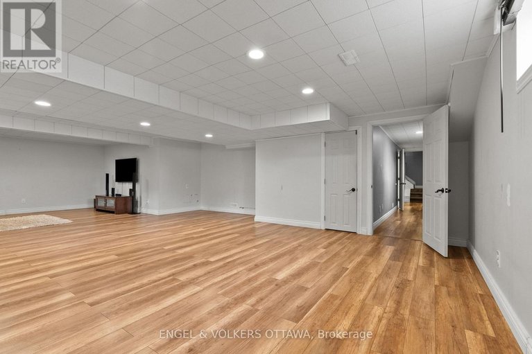 29577442/4624-albion-road/riverside-south/ottawa/ontario/K1X1A5_39