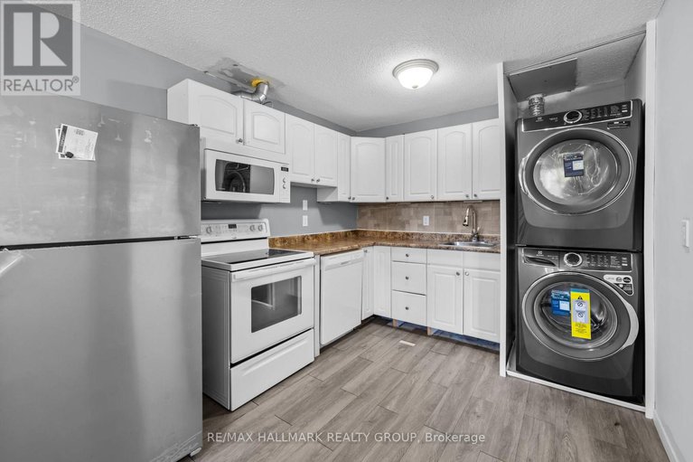 29004892/82-glamorgan-drive/glencairnhazeldean/ottawa/ontario/K2L1R4_5