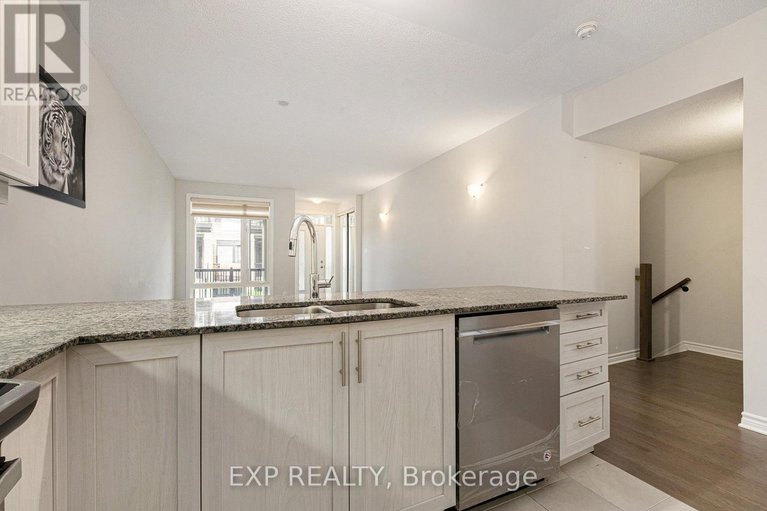 28570679/274-pembina-private/riverside-southgloucester-glen/ottawa/ontario/K4M0G7_15