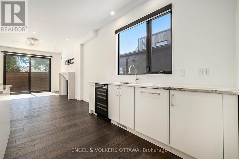 28202595/888-melwood-avenue/mckellar-heightsglabar-park/ottawa/ontario/K2A3C3_14
