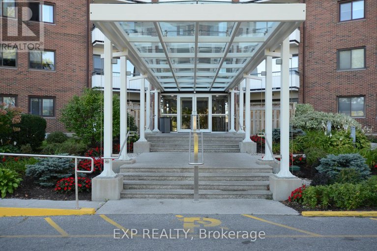 28890063/518-20-chesterton-drive/borden-farmstewart-farmcarleton-heightsparkwood-hills/ottawa/ontario/K2E6Z7_44
