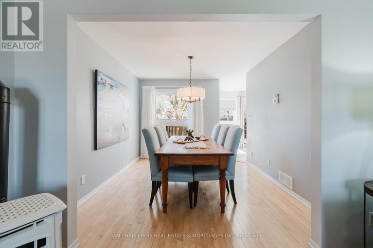 29631308/583-apollo-way/fallingbrookpineridge/ottawa/ontario/K4A1T7_12