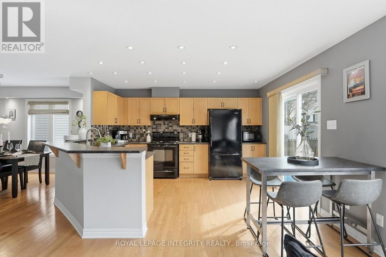 29620531/208-aquilo-crescent/stittsville-north/ottawa/ontario/K2S0L8_12