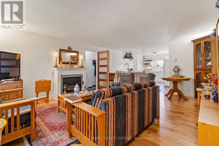 29421272/31-chaffey-street/brockville/brockville/ontario/K6V4L5_7