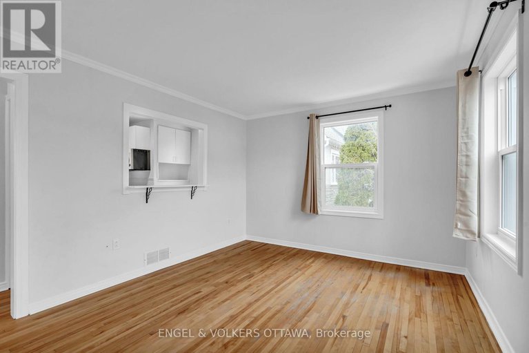 28177726/141-crerar-avenue/carlington/ottawa/ontario/K1Z7P4_4
