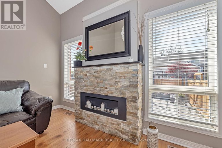 28310191/4193-owl-valley-drive/riverside-southgloucester-glen/ottawa/ontario/K1V1L9_14