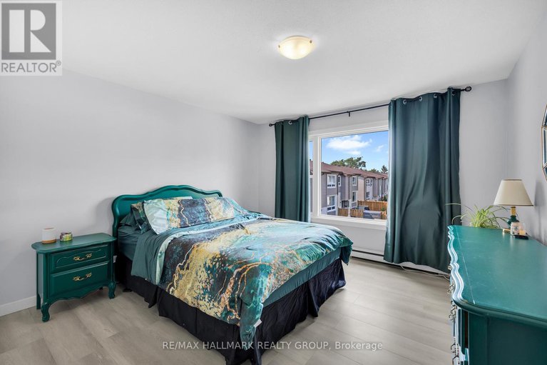 28720847/c-19-banner-road/sheahan-estatestrend-village/ottawa/ontario/K2H8T3_26