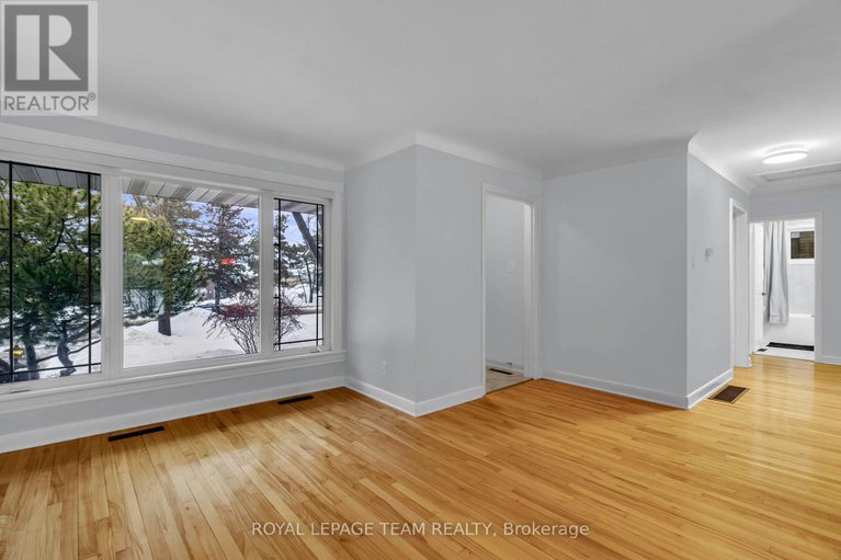 28363169/638-coronation-avenue/riverview-park/ottawa/ontario/K1G0M5_7