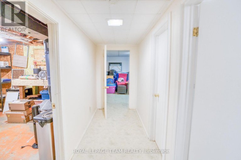 29083741/12-oakview-avenue/meadowlandscrestview/ottawa/ontario/K2G3A1_30