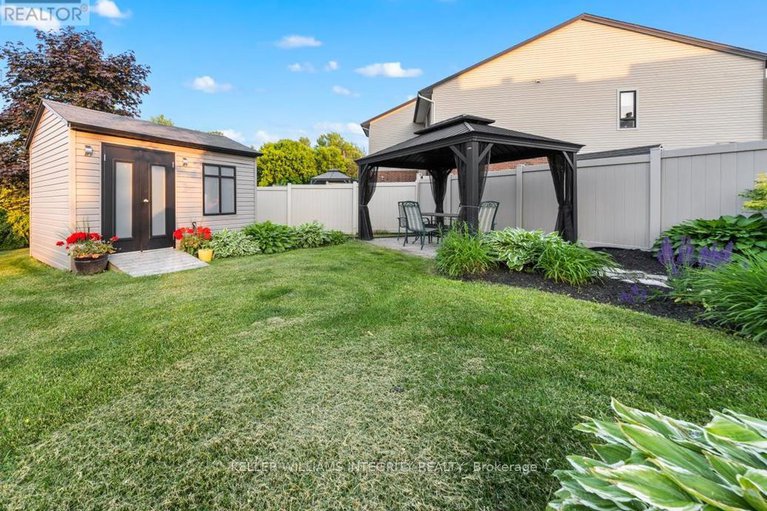 28491070/381-cooks-mill-crescent/riverside-south/ottawa/ontario/K1V2N2_32