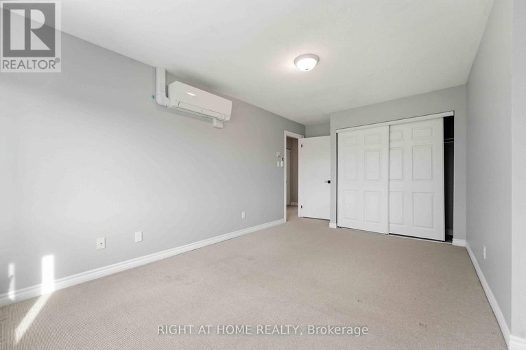 29541775/4-chisholm-court/beaverbrook/ottawa/ontario/K2K1E2_18