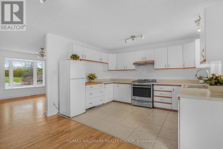 29643565/1-clarence-court/clarencerockland-twp/clarence-rockland/ontario/K4K1K7_12