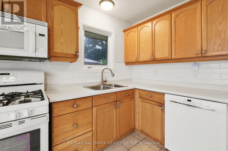 28576602/89-3691-albion-road/sawmill-creektimbermill/ottawa/ontario/K1T1P2_19