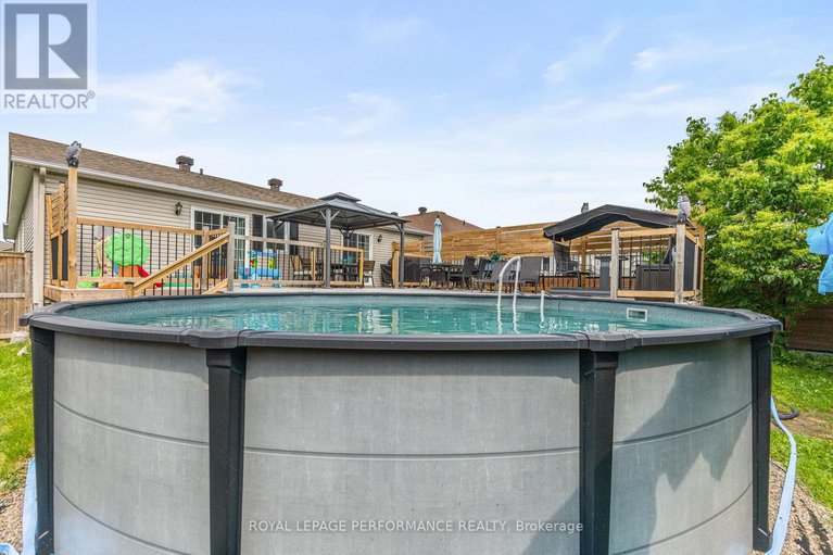 29305274/7-settlement-lane/village-of-russell/russell/ontario/K4R0A4_31