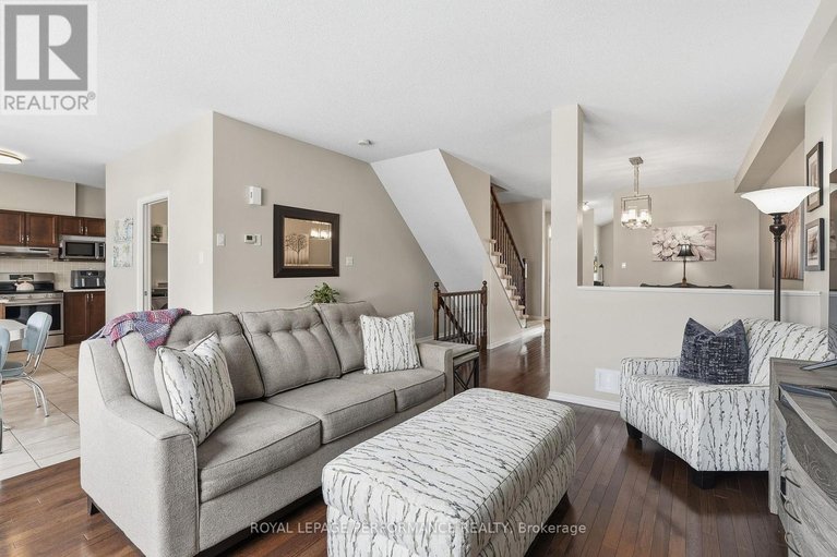 29611757/112-jade-street/town-of-rockland/clarence-rockland/ontario/K4K0C8_11