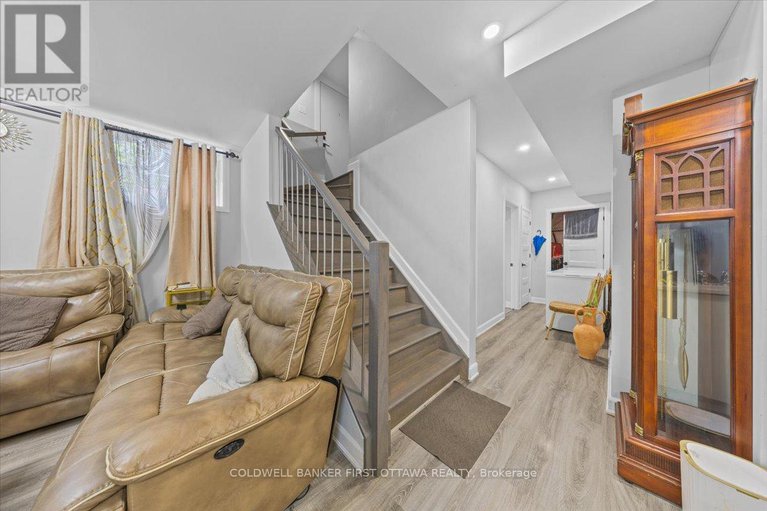 28927561/562-queen-mary-street/overbrookcastle-heights/ottawa/ontario/K1K1W1_30