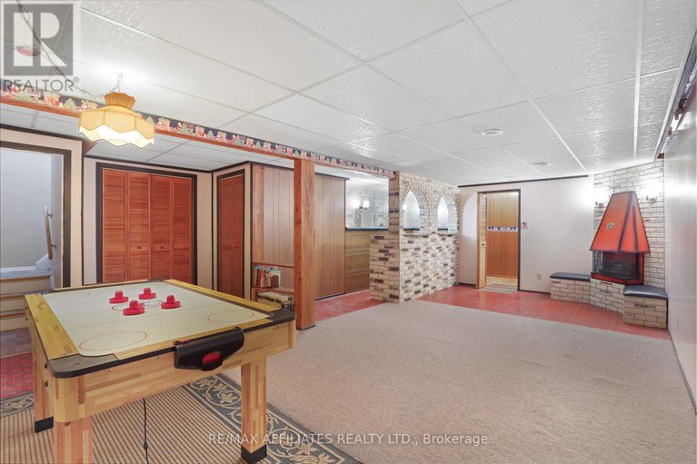 28771604/17-canfield-road/sheahan-estatestrend-village/ottawa/ontario/K2H5S7_4
