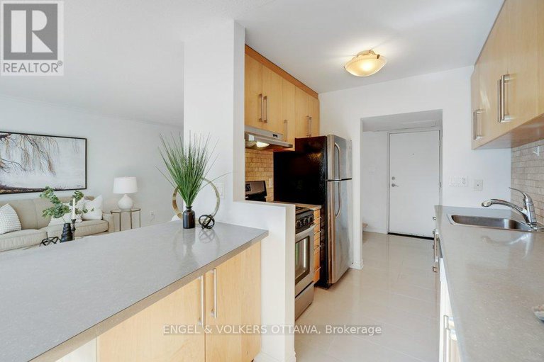 29053072/216-12-corkstown-road/lakeview-park/ottawa/ontario/K2H5B3_16