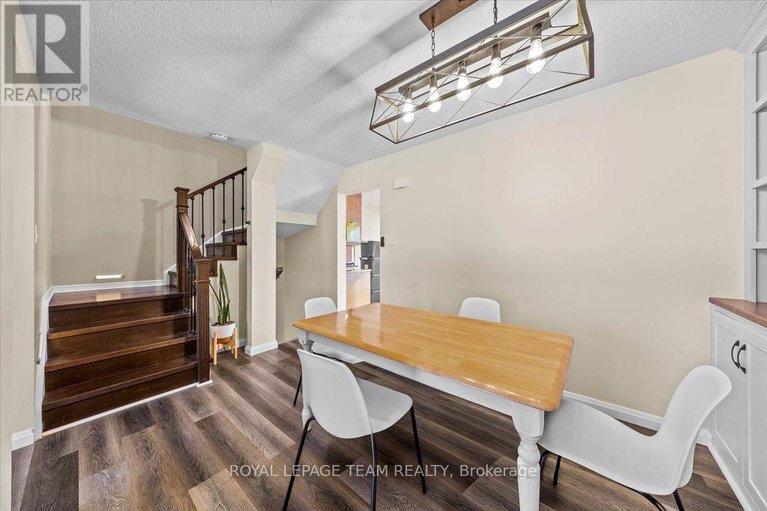 29297515/1137-chimney-hill-way/beacon-hill-south/ottawa/ontario/K1J8Z7_12