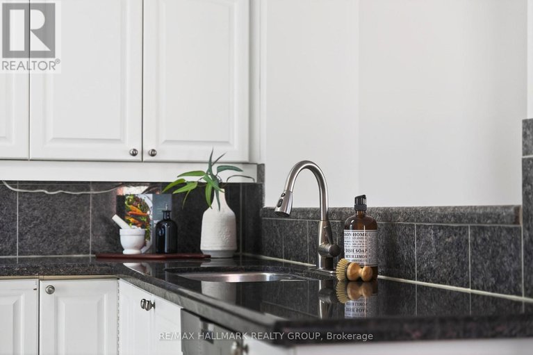 29425549/6-harvey-street/ottawa-east/ottawa/ontario/K1S5S4_23