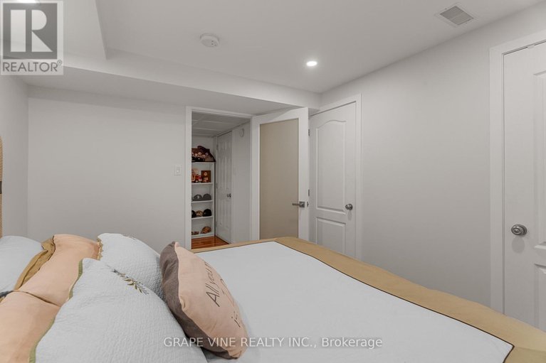 28434299/421-keith-crescent/mer-bleuebradley-estatesanderson-park/ottawa/ontario/K1W0A2_44