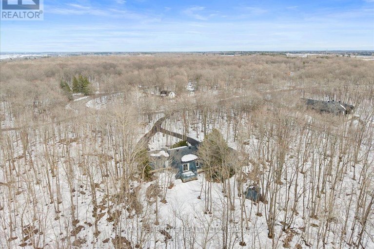 29556813/1235-millburn-crescent/cumberland-ridge/ottawa/ontario/K4C1C9_39