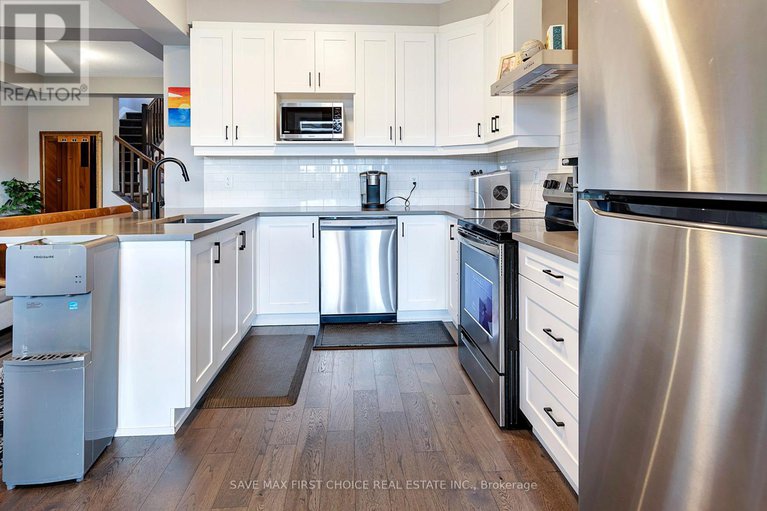 29051195/2070-winsome-terrace/fallingbrookgardenway-south/ottawa/ontario/K4A5M9_11