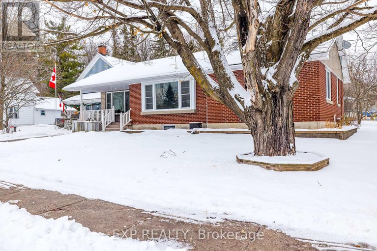 29248960/74-malcolm-street/almonte/mississippi-mills/ontario/K0A1A0_1