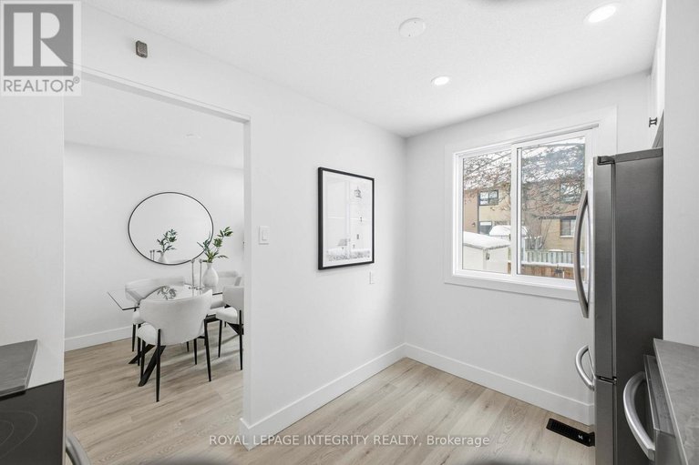 29285913/6-7868-jeanne-darc-boulevard-n/convent-glen-north/ottawa/ontario/K1C2E9_16