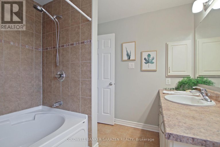 28505604/625-paul-metivier-drive/strandherd/ottawa/ontario/K2J0X9_31