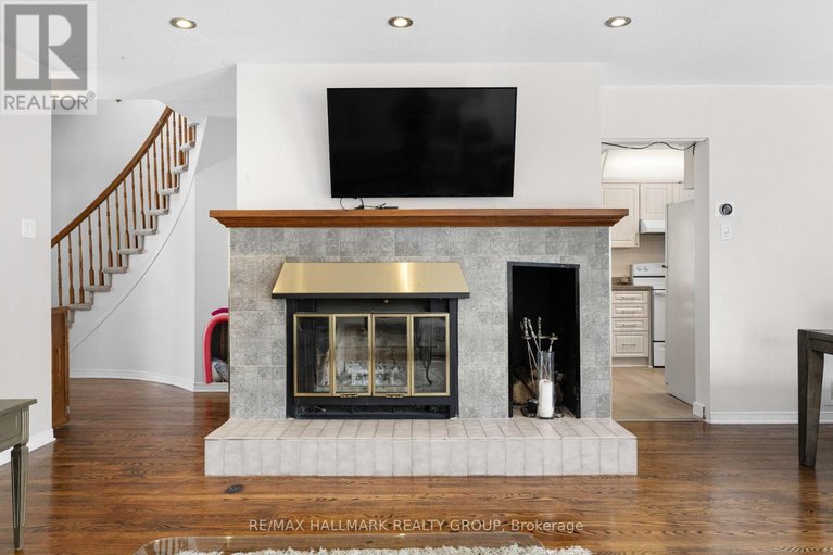 29454633/2836-mozart-court/emerald-woodssawmill-creek/ottawa/ontario/K1T2P7_6