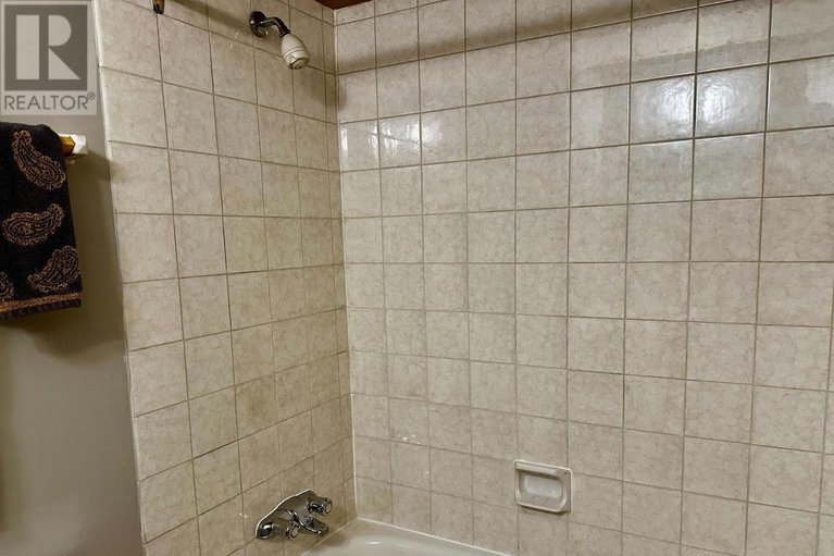 28795626/408-214-viewmount-drive/borden-farmstewart-farmcarleton-heightsparkwood-hills/ottawa/ontario/K2E7X3_13