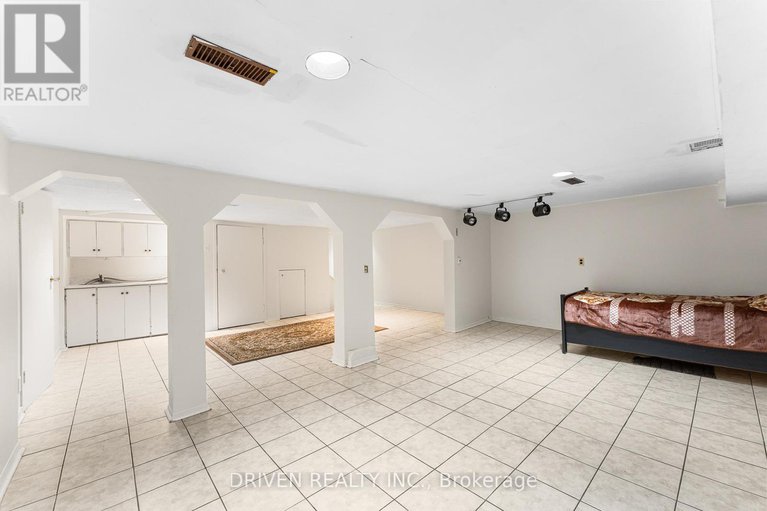 28639886/876-pinecrest-road/fairfield-heights/ottawa/ontario/K2B6B2_22