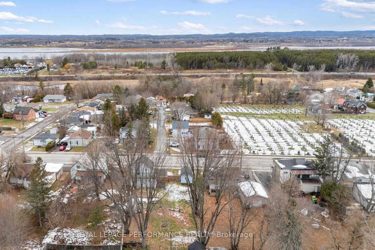 29250123/1133-laurier-street/town-of-rockland/clarence-rockland/ontario/K4K1E3_36