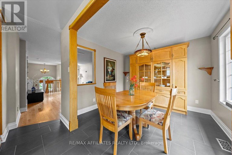 28623558/1694-toulouse-crescent/orleanssunridge/ottawa/ontario/K1C6K3_10