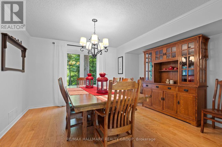 28509464/6431-clingin-lane/manotick-south-to-roger-stevens/ottawa/ontario/K4M1B3_9