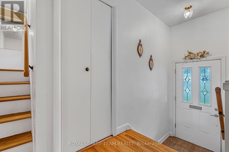 28480333/1166-castle-hill-crescent/copeland-park/ottawa/ontario/K2C2A8_5