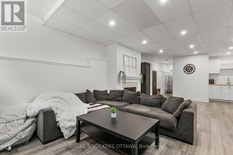 28533068/271-berrigan-drive/longfields/ottawa/ontario/K2J5C3_26