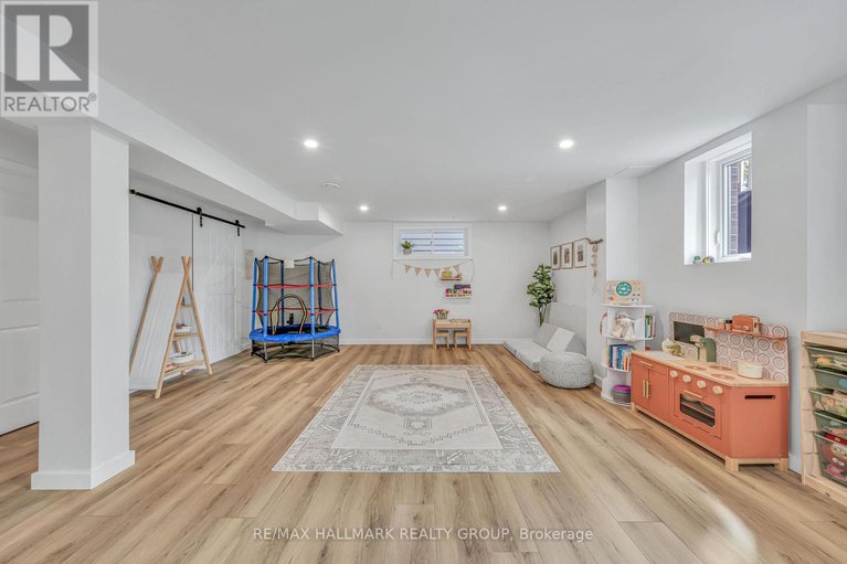 29367765/14-stanhope-court/stonebridge/ottawa/ontario/K2J6S2_32