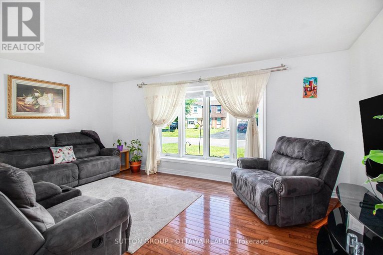 28564985/848-borland-drive/chatelaine-village/ottawa/ontario/K1E1X5_3