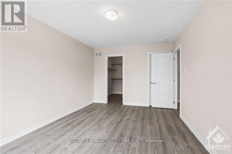 29422755/78-ballinora-lane/stittsville-north/ottawa/ontario/K2S2Z6_27
