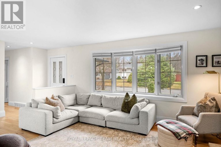 29651251/185-lacroix-avenue/bilberry-creekqueenswood-heights/ottawa/ontario/K1E1K2_14