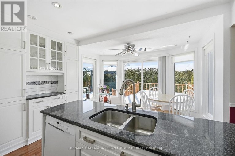 29602216/1354-mountainside-crescent/bilberry-creekqueenswood-heights/ottawa/ontario/K1E3G5_3