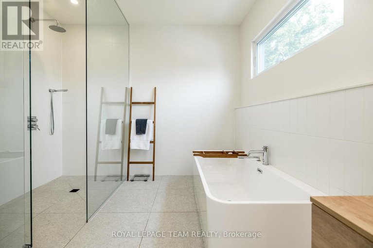 28678296/1995-lenester-avenue/mckellar-heightsglabar-park/ottawa/ontario/K2A1K4_23
