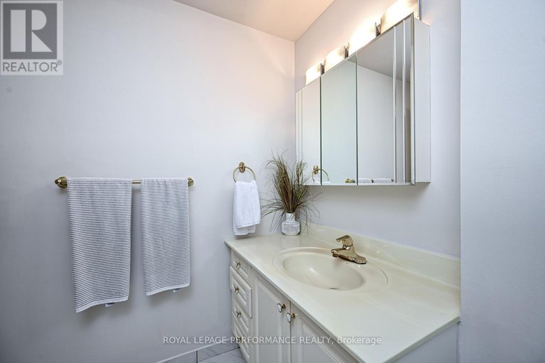 28889215/607-1356-meadowlands-drive-e/borden-farmstewart-farmcarleton-heightsparkwood-hills/ottawa/ontario/K2E6K6_26
